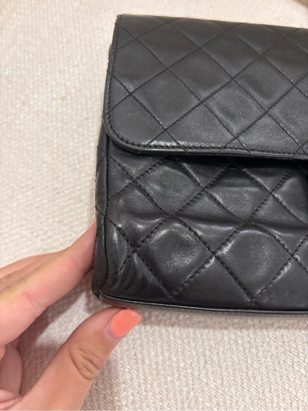 Authentic CHANEL single flap black lambskin 24k gold hardware clutch - Picture 6 of 13